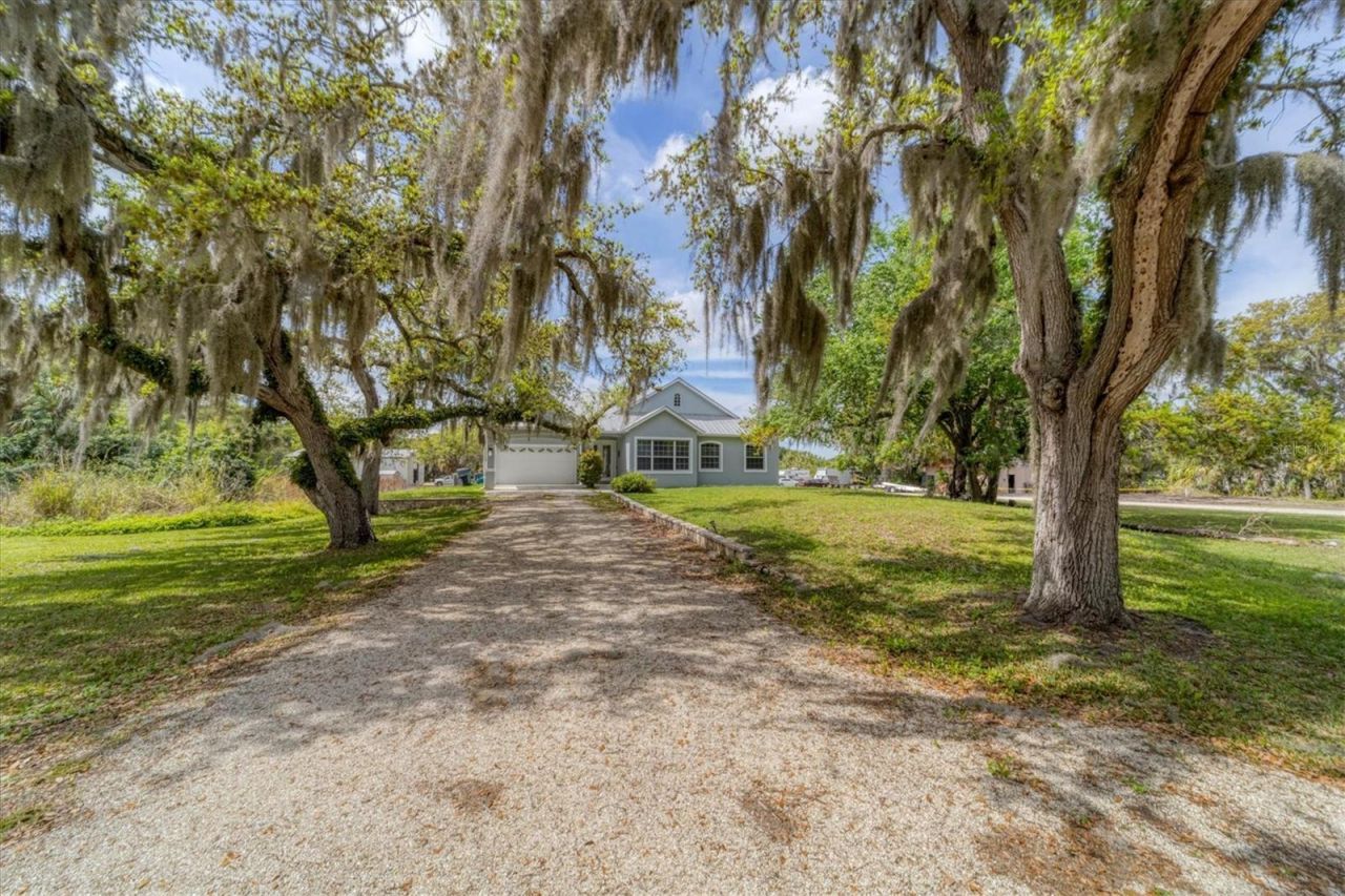 1108 64th Street Court E, Bradenton, FL 34208 Photo