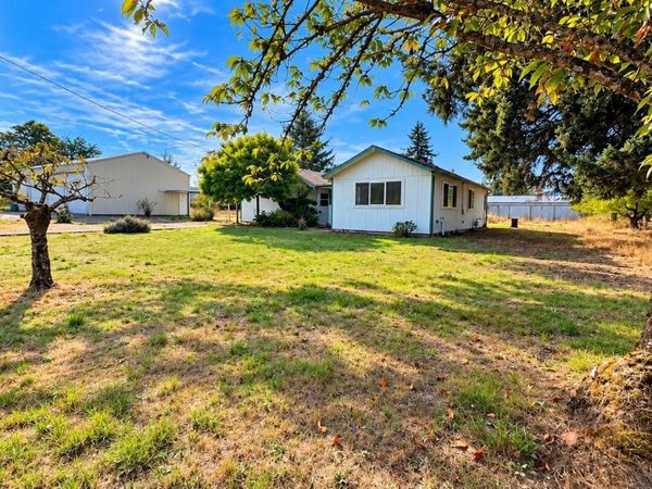 38140 Weirich Dr, Lebanon, OR 97355