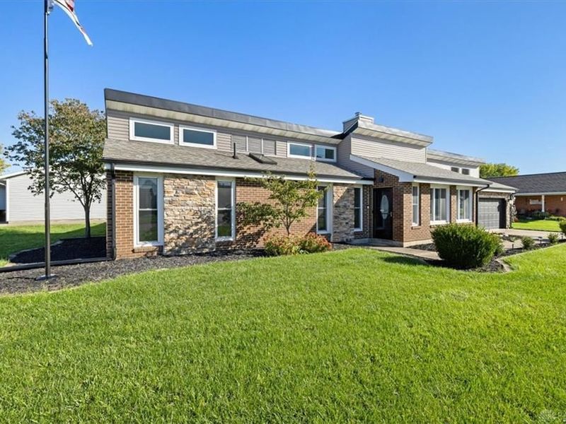 1700 Elaina Drive, Springfield, OH 45503 Photo 3