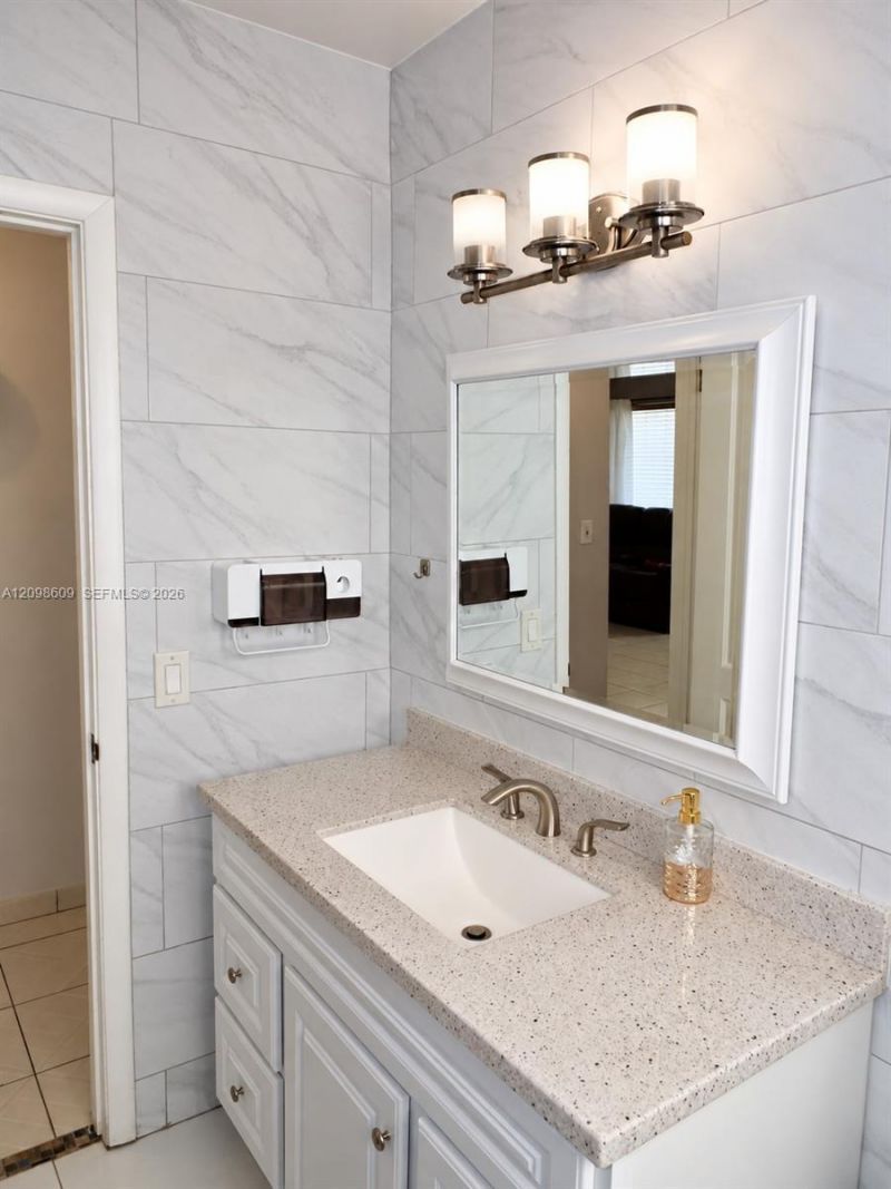 285 NW 48th Pl , Miami, FL 33126 Photo
