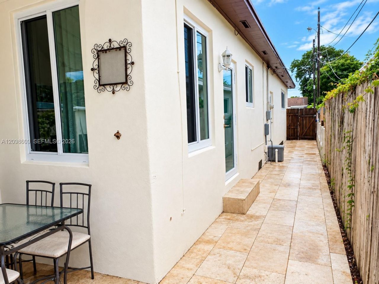 285 NW 48th Pl , Miami, FL 33126 Photo