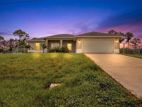 1828 NW 30 , Cape Coral, FL 33993