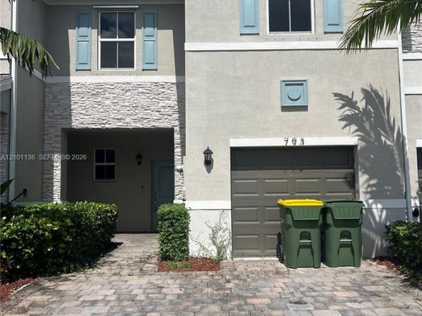 793 SE 19th St , Homestead, FL 33034