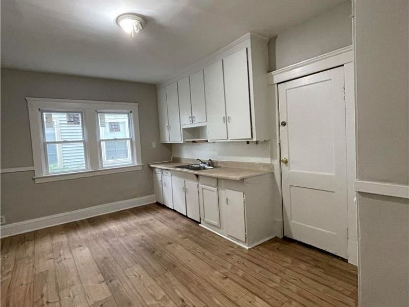 14218 Westropp Avenue, Cleveland, OH 44110 Photo 2