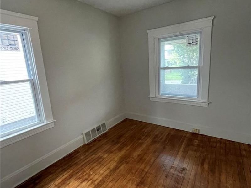 14218 Westropp Avenue, Cleveland, OH 44110 Photo 3