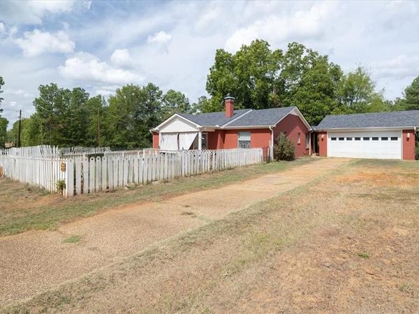 9462 County Road 147 W, Overton, TX 75684