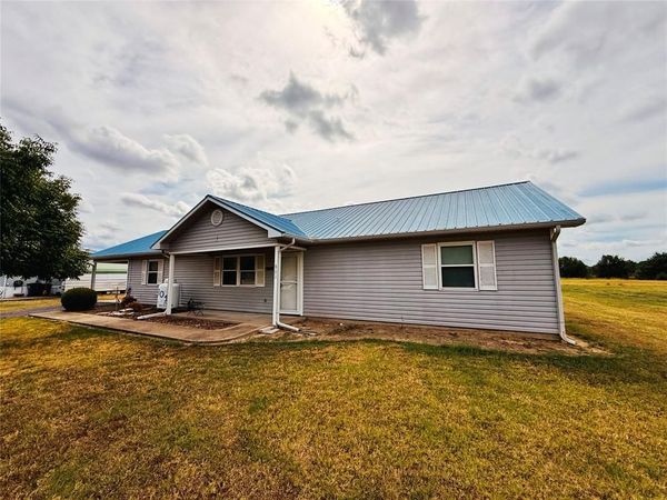 801 County Road 1895 , Yantis, TX 75497