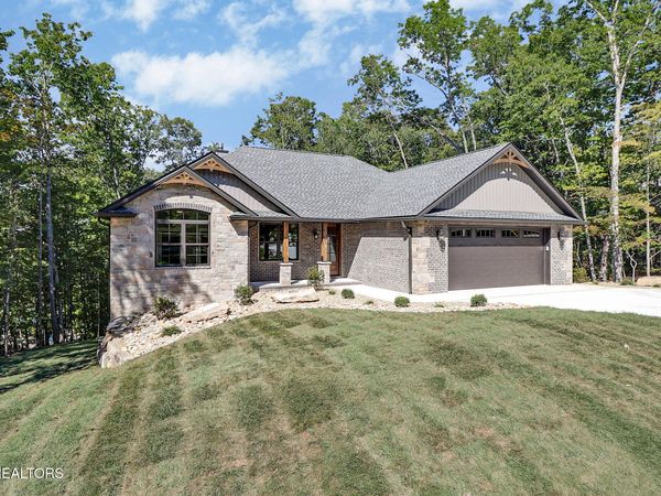 140 Markham Lane, Crossville, TN 38558