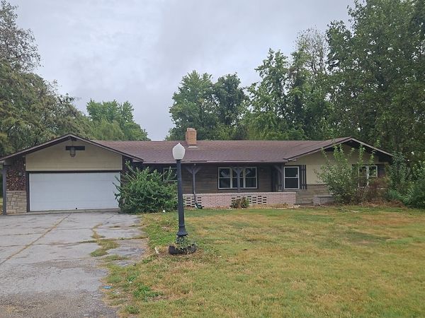 1610 W Mccord Street , Centralia, IL 62801