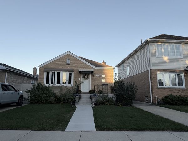7339 N Oconto Avenue , Chicago, IL 60631