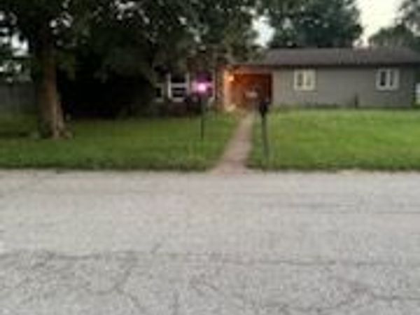 1500 Vicksburg Drive , Belleville, IL 62221