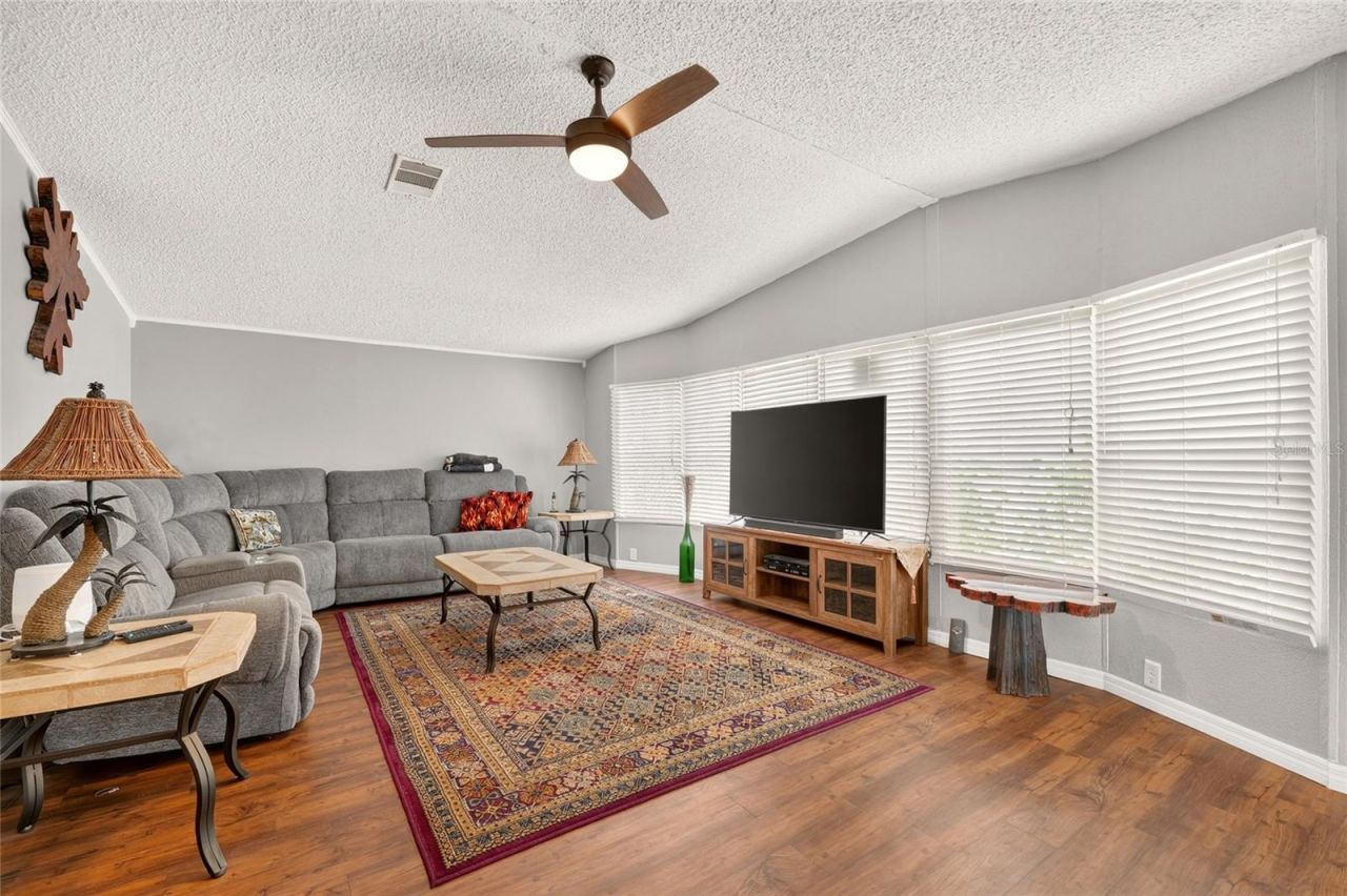 3401 Rainbow Road , Tavares, FL 32778 Photo