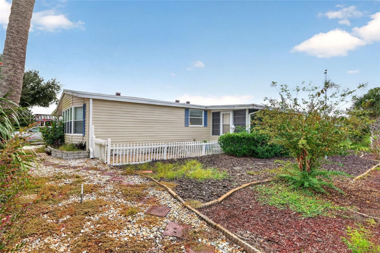 3401 Rainbow Road , Tavares, FL 32778 Photo