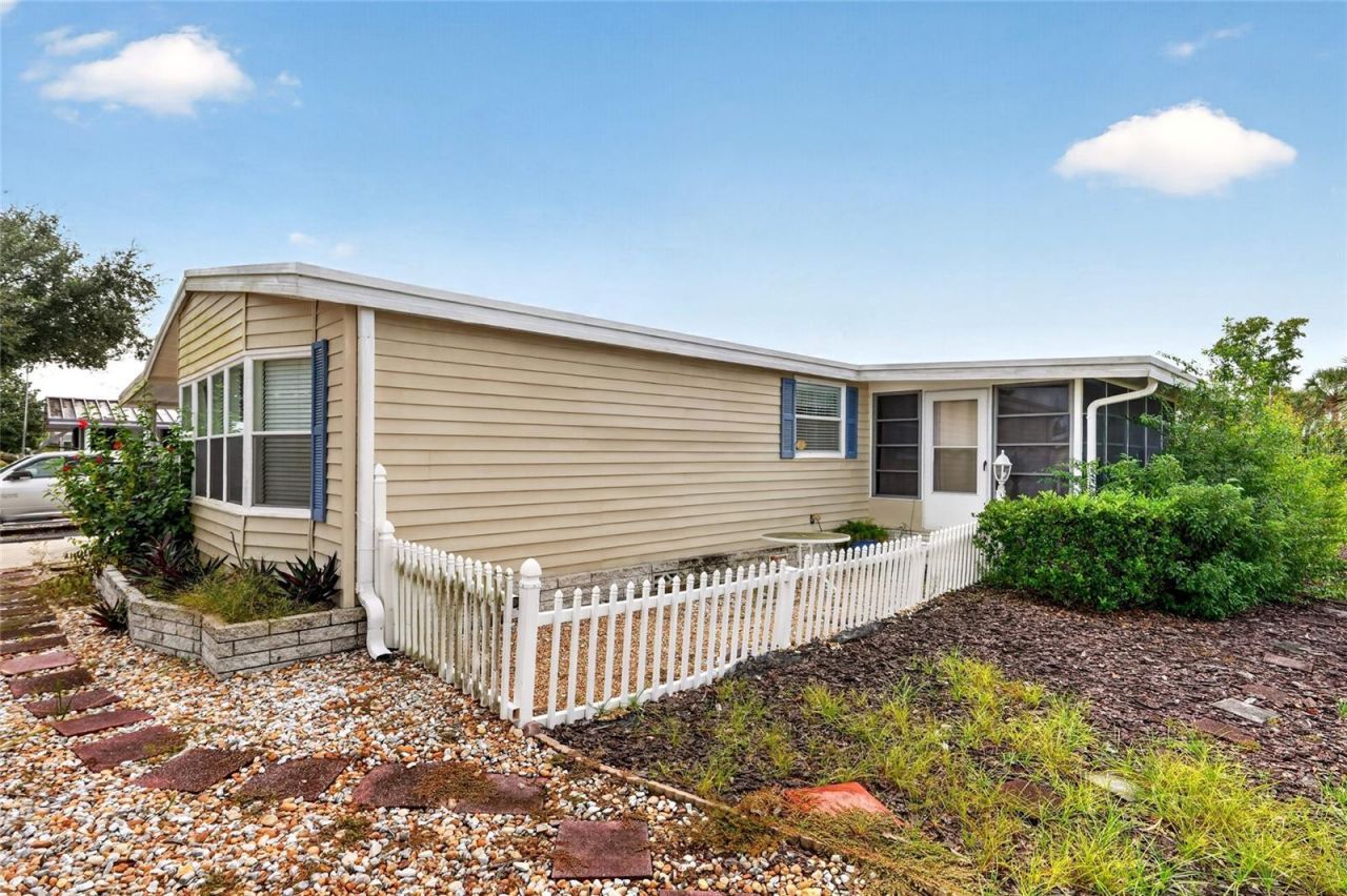 3401 Rainbow Road , Tavares, FL 32778 Photo