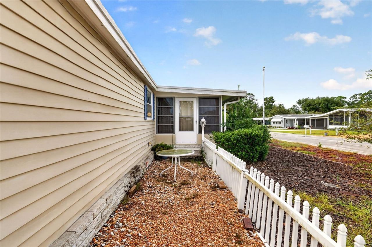 3401 Rainbow Road , Tavares, FL 32778 Photo