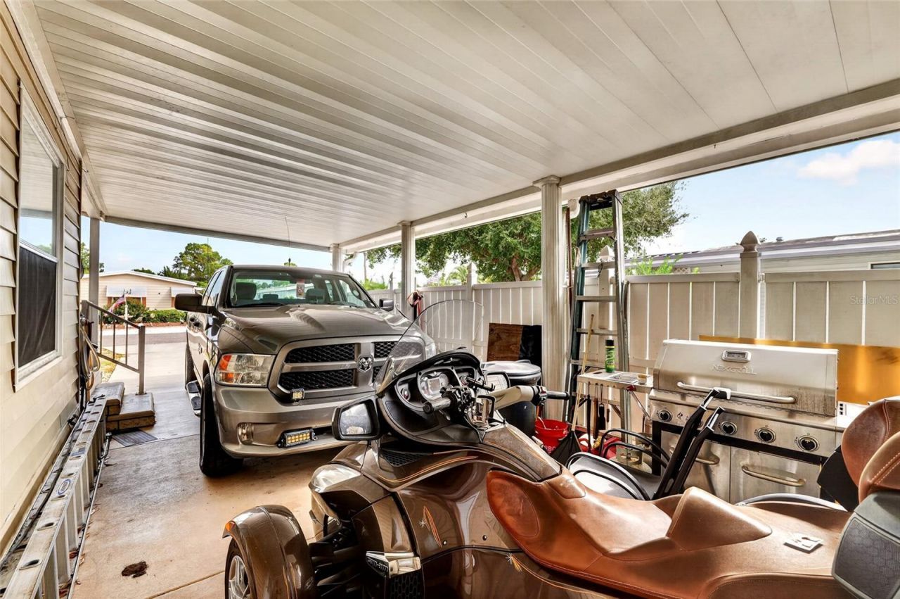 3401 Rainbow Road , Tavares, FL 32778 Photo