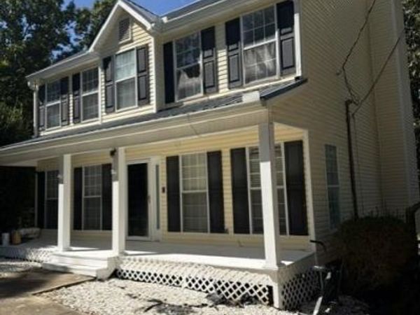 131 Lakeview Road , Jackson, GA 30233