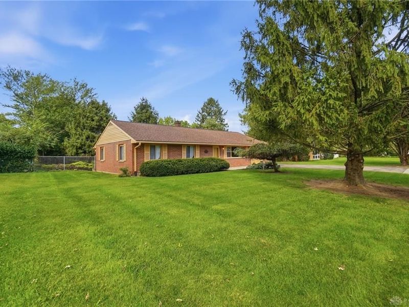 634 Omar Circle, Yellow Springs, OH 45387 Photo 2