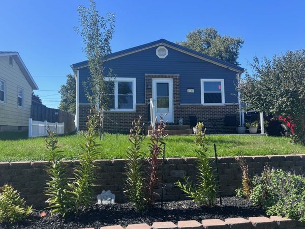 2130 N Fairmount Street , Davenport, IA 52804