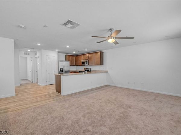5208 Steep Cliffs Avenue, Las Vegas, NV 89115