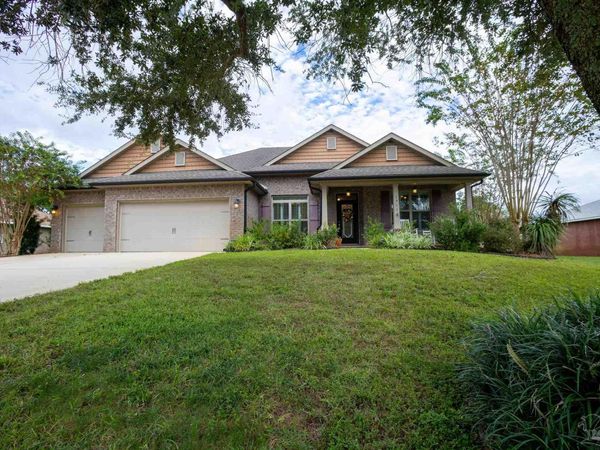 1938 Cardinal Ln, Navarre, FL 32566