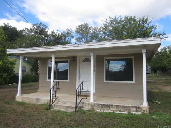 911 Cypress, Bandera, TX 78003