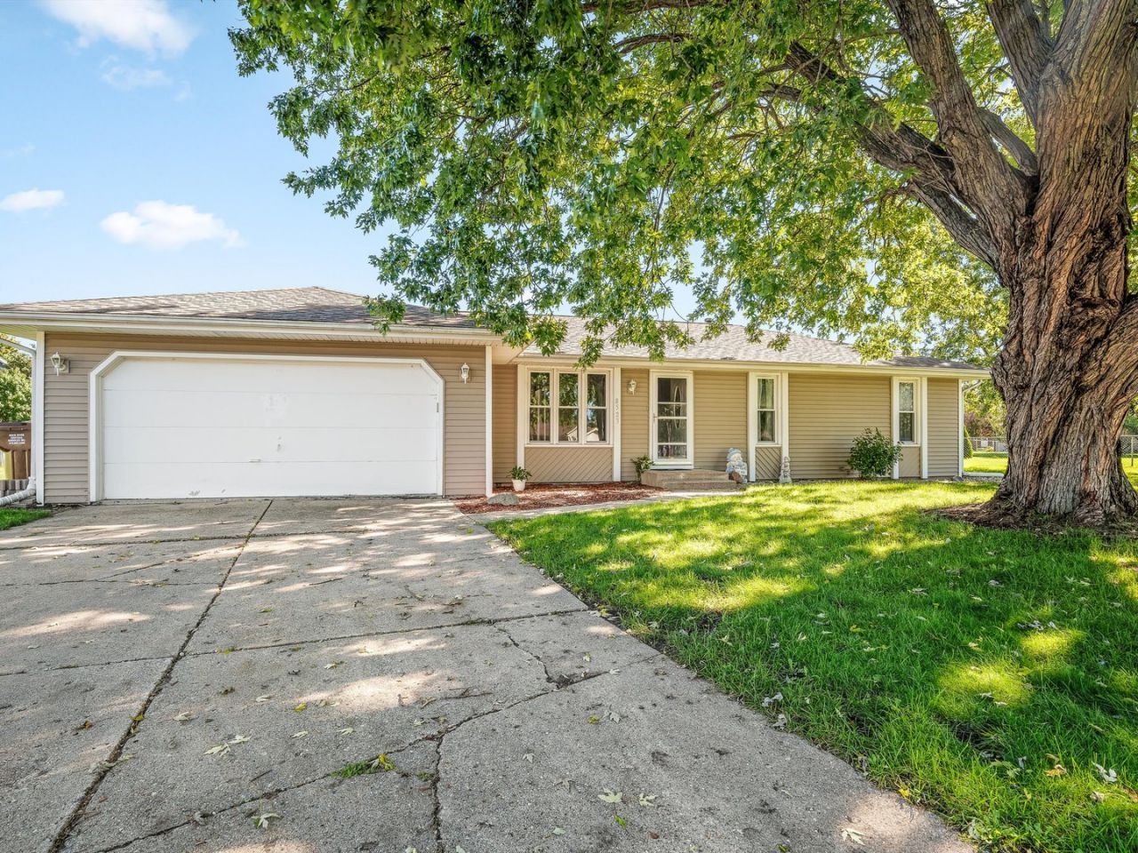 8523 Terrang Court, Machesney Park, IL 61115 Main Photo