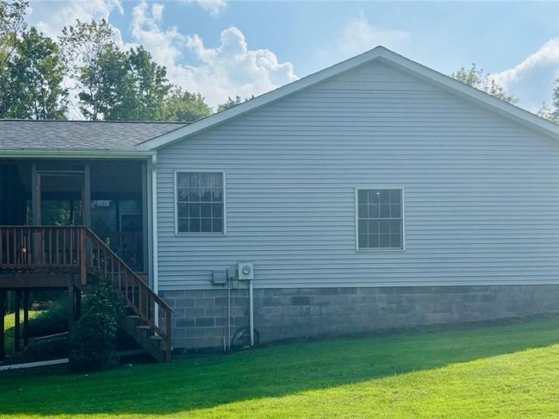 1076 Garrett Road, Jefferson, OH 44047 Photo 2