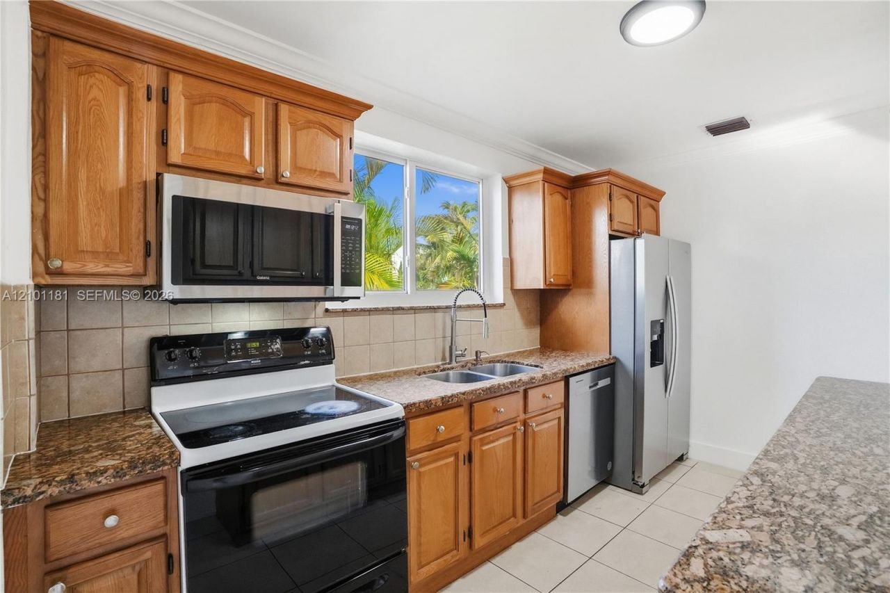 1550 SW 13th St , Miami, FL 33145 Photo