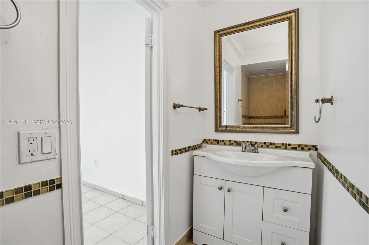 1550 SW 13th St , Miami, FL 33145 Photo