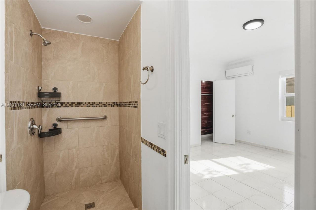 1550 SW 13th St , Miami, FL 33145 Photo
