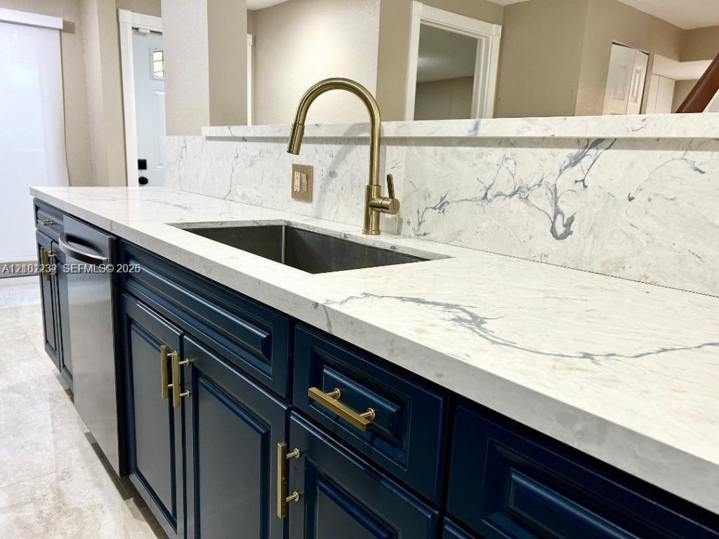 875 NW 80th Ter , Unit 1, Plantation, FL 33324 Photo