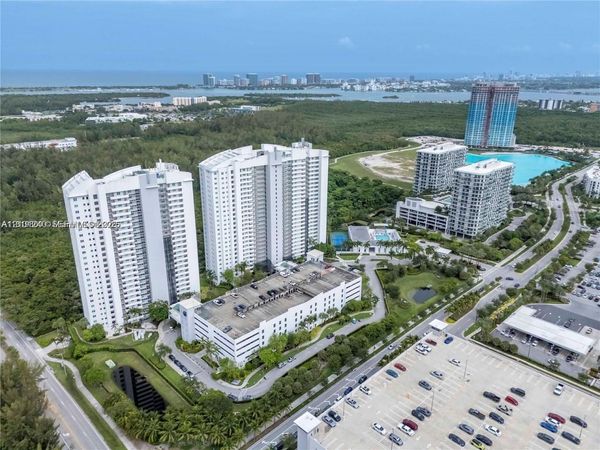 15051 Royal Oaks , Unit 801, North Miami, FL 33181