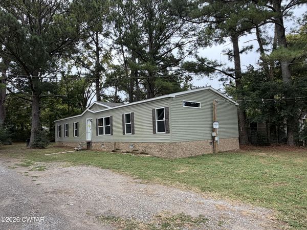 212 Longfellow Avenue , Dyersburg, TN 38024