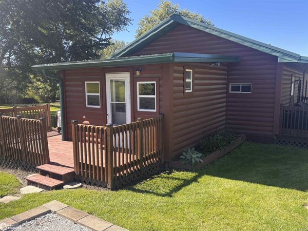 104 2nd Street, Mount Sterling, IA 52573