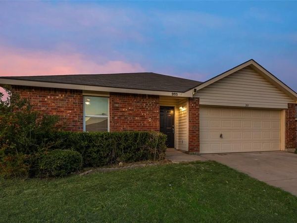 203 Maned Drive, Sanger, TX 76266