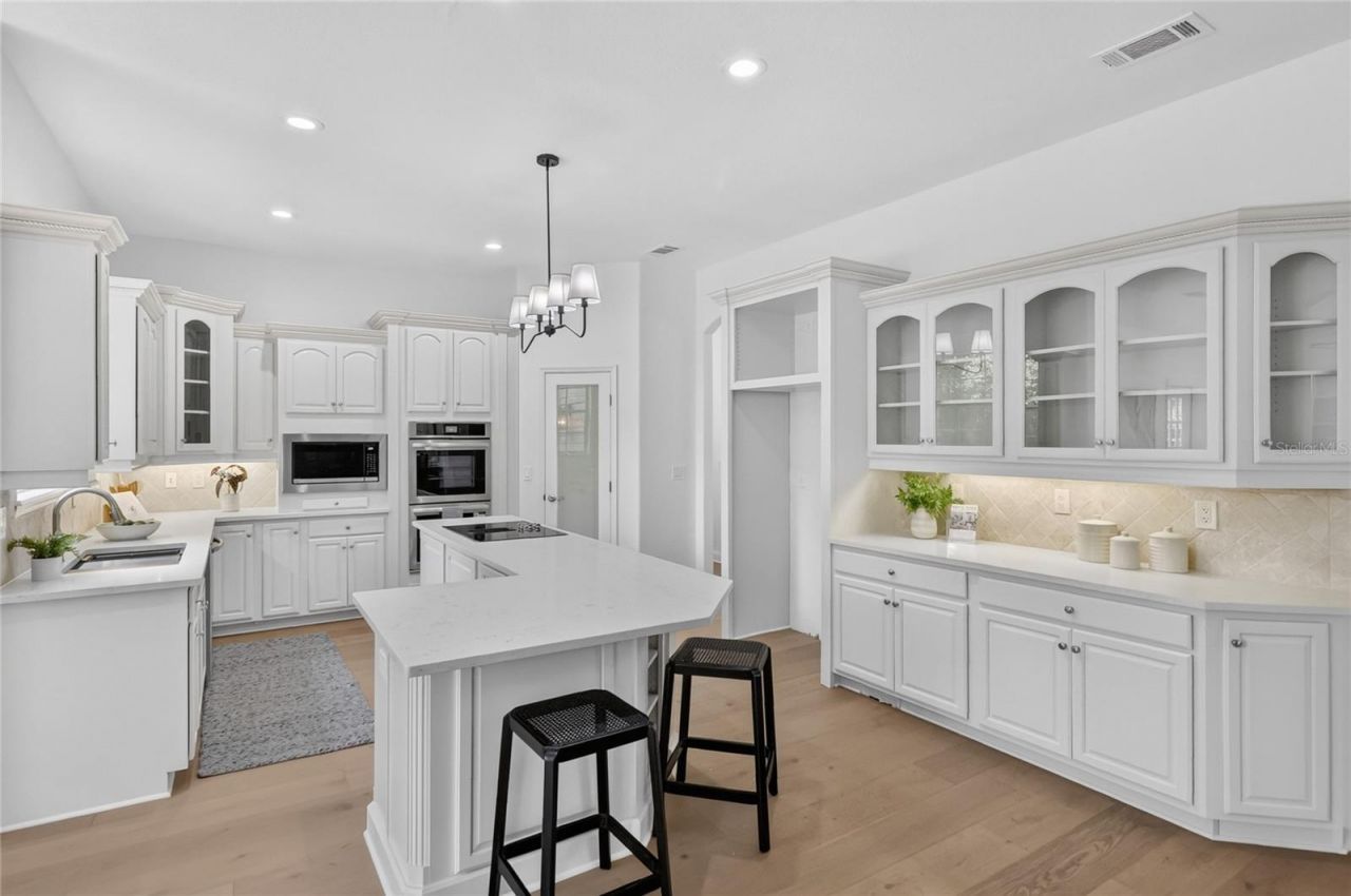 7103 Twelve Oaks Drive , Lakeland, FL 33813 Photo