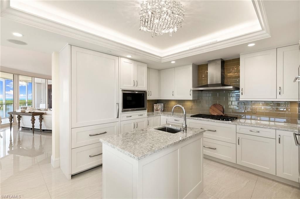 13665 Vanderbilt Dr , Unit 701, Naples, FL 34110 Photo