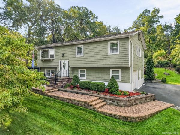 64 Forest Glen Road , Valley Cottage, NY 10989