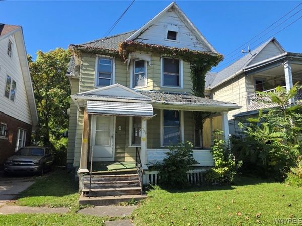 750 16th Street , Niagara Falls, NY 14301
