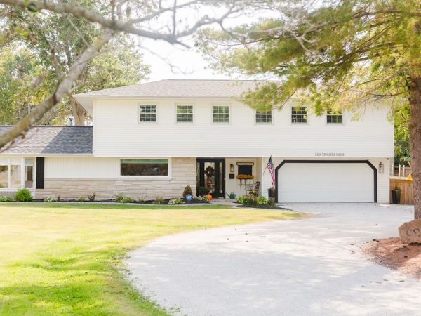 1029 E Calumet Street , Centralia, IL 62801