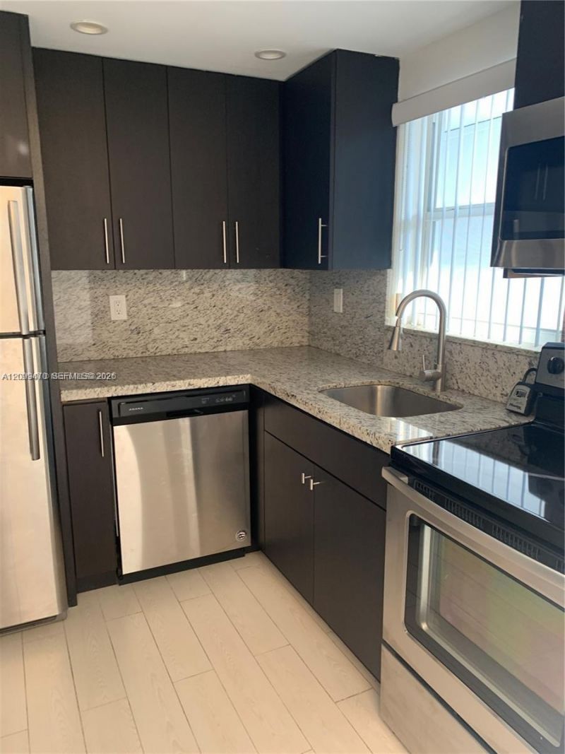 947 Lenox Ave , Unit 204, Miami Beach, FL 33139 Photo