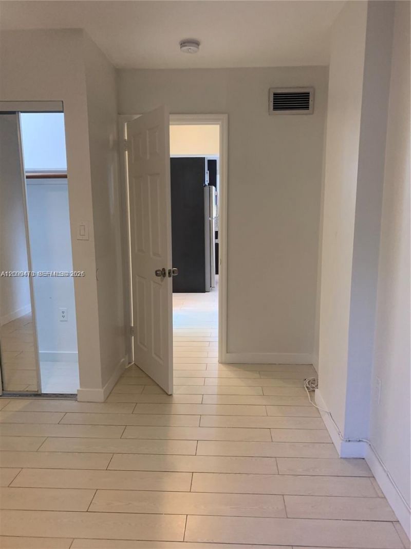 947 Lenox Ave , Unit 204, Miami Beach, FL 33139 Photo
