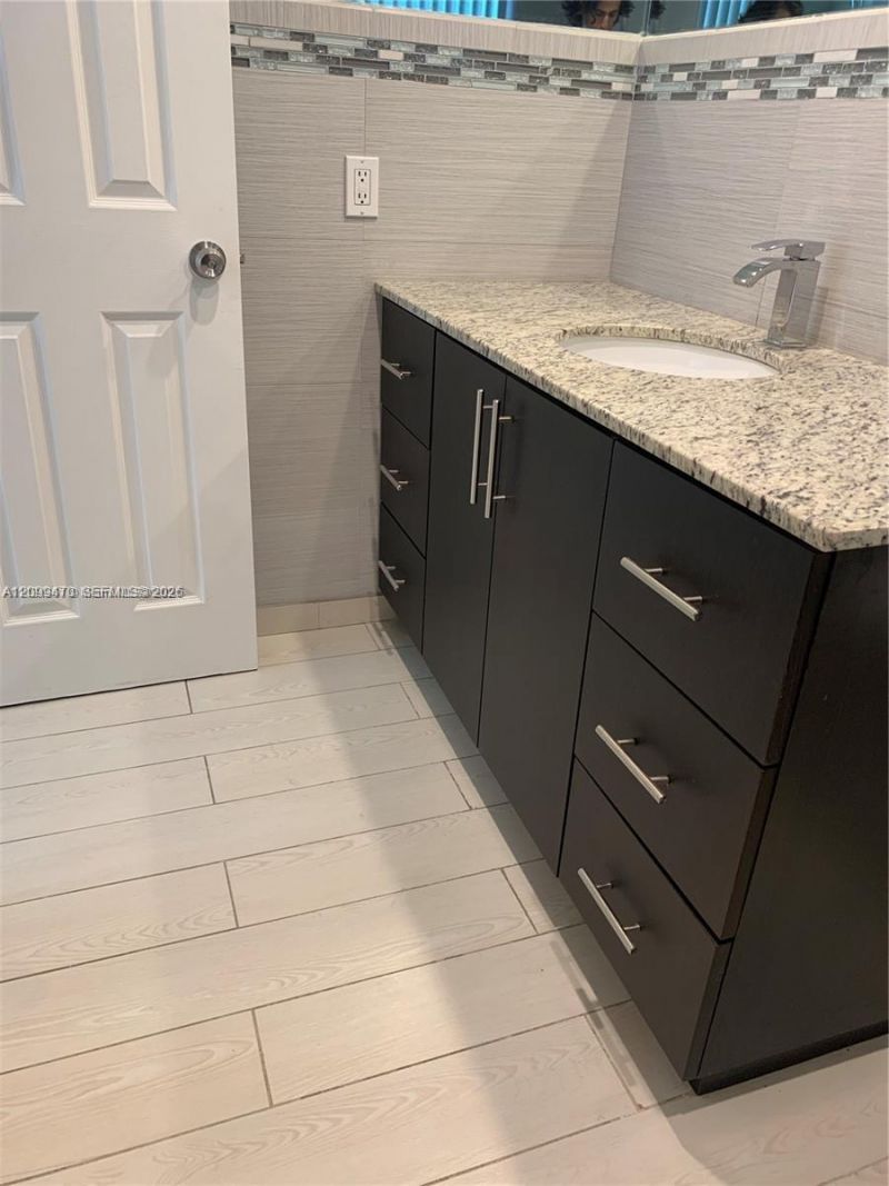 947 Lenox Ave , Unit 204, Miami Beach, FL 33139 Photo