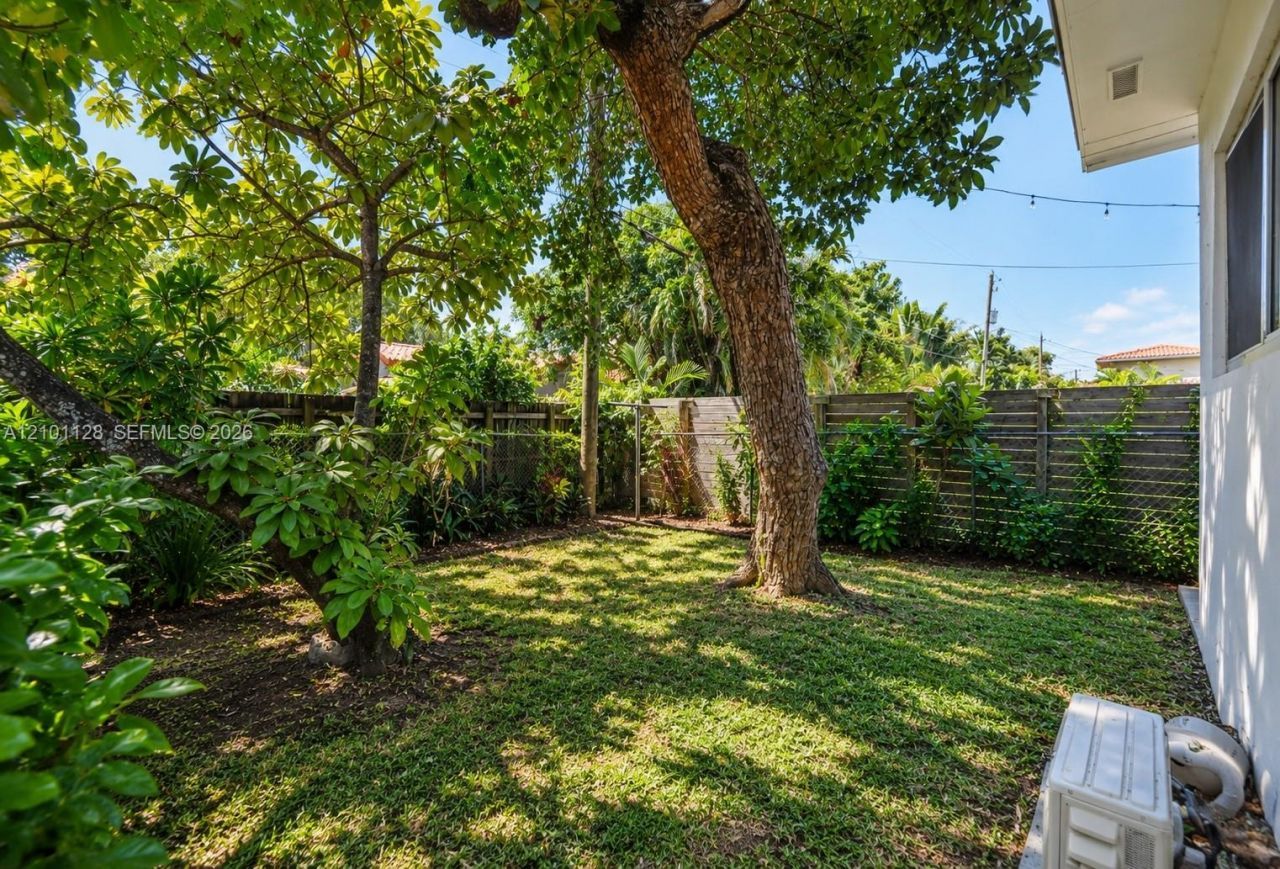 2520 SW 22nd Ter , Miami, FL 33145 Photo