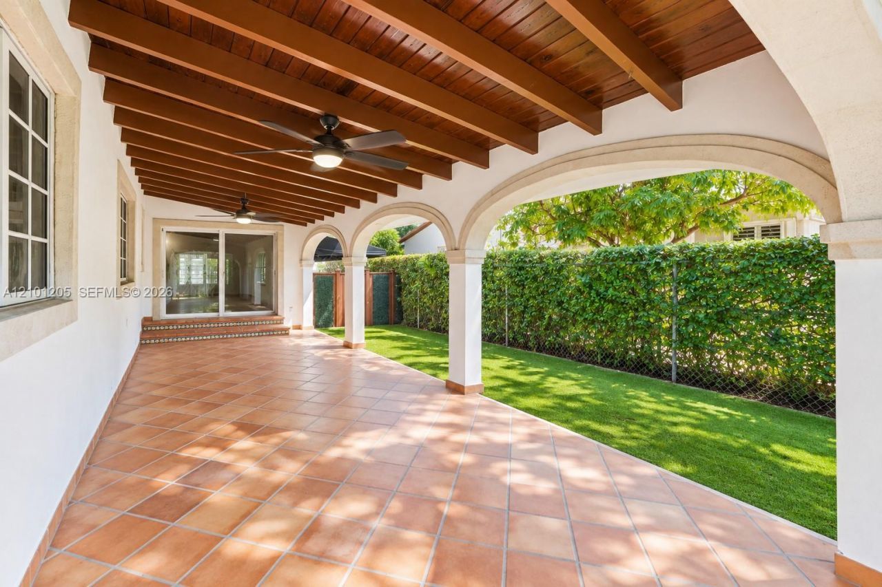 371 SW 29th Rd, Miami, FL 33129 Photo