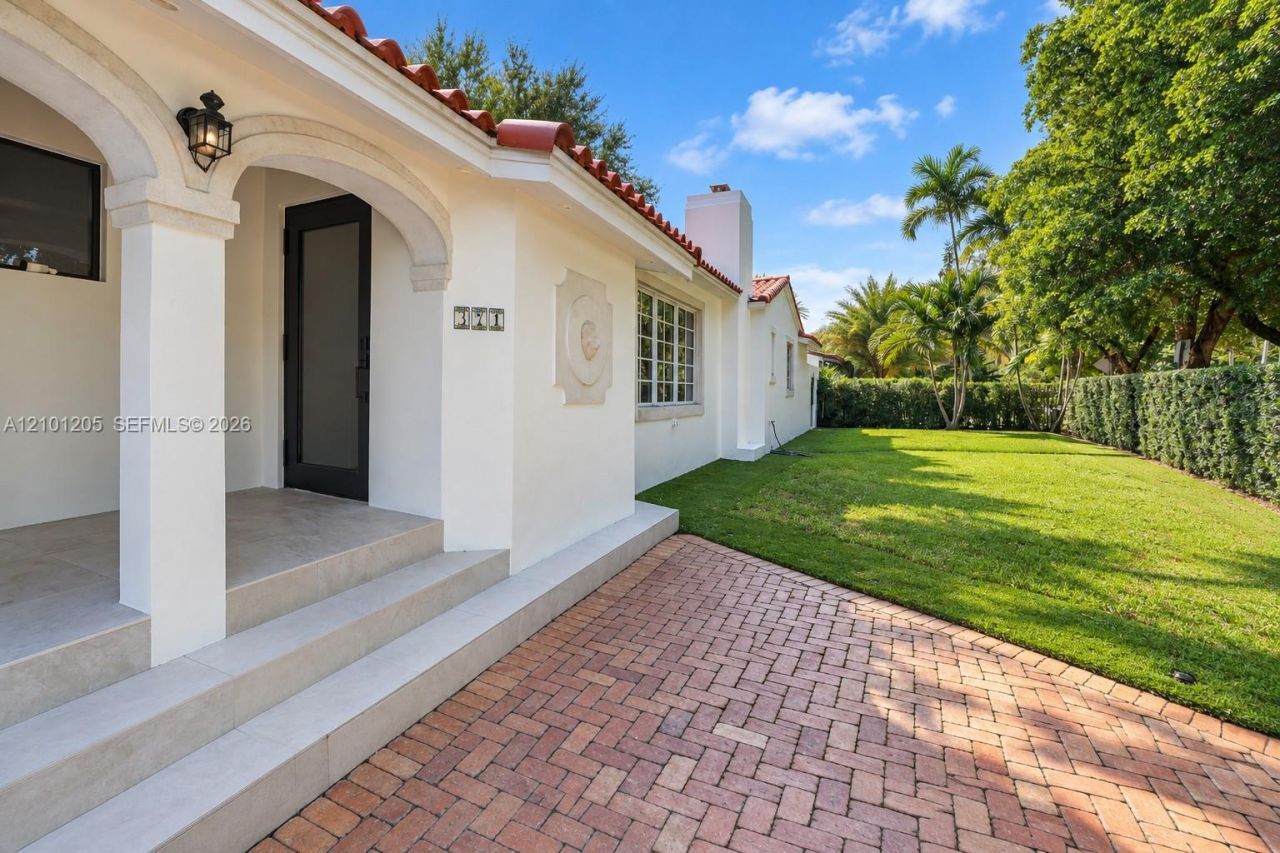 371 SW 29th Rd, Miami, FL 33129 Photo