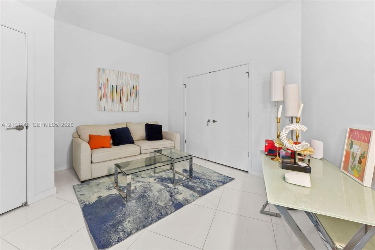 851 NE 1st Ave , Unit 2601, Miami, FL 33132 Photo
