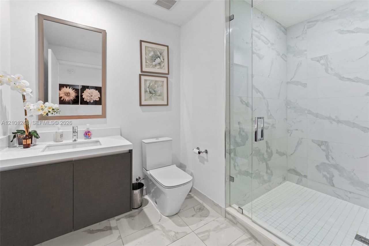 851 NE 1st Ave , Unit 2601, Miami, FL 33132 Photo
