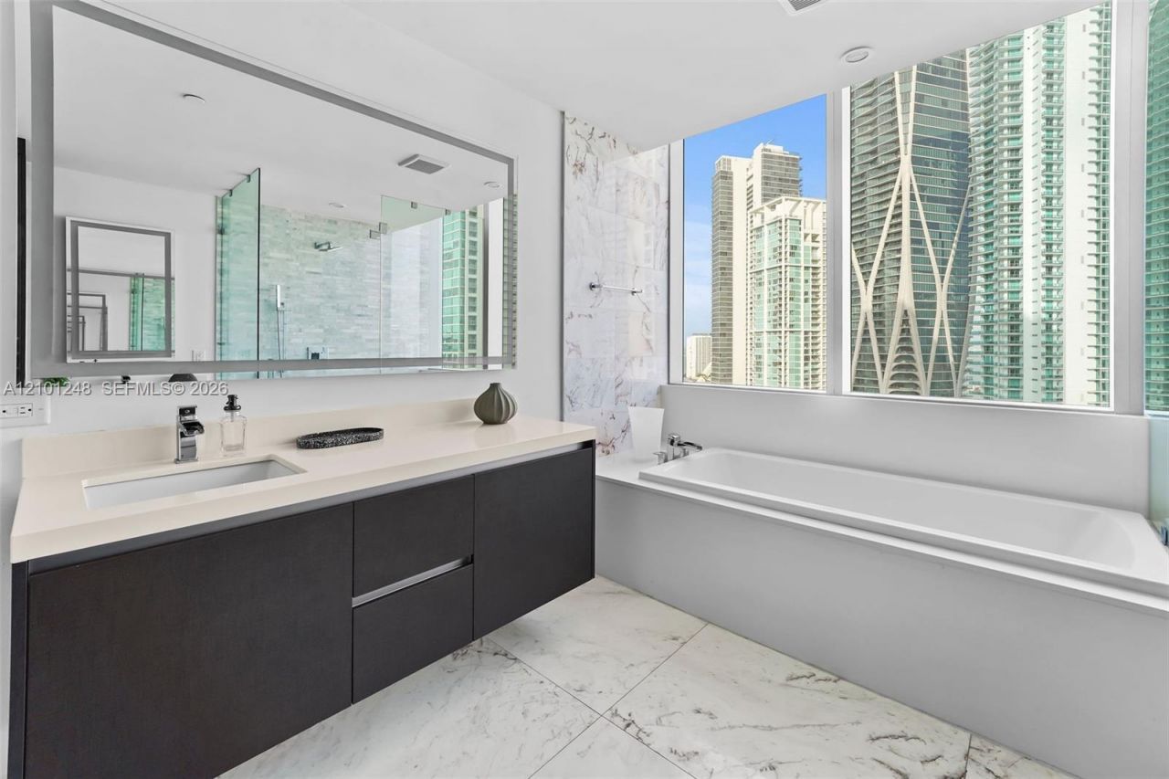 851 NE 1st Ave , Unit 2601, Miami, FL 33132 Photo